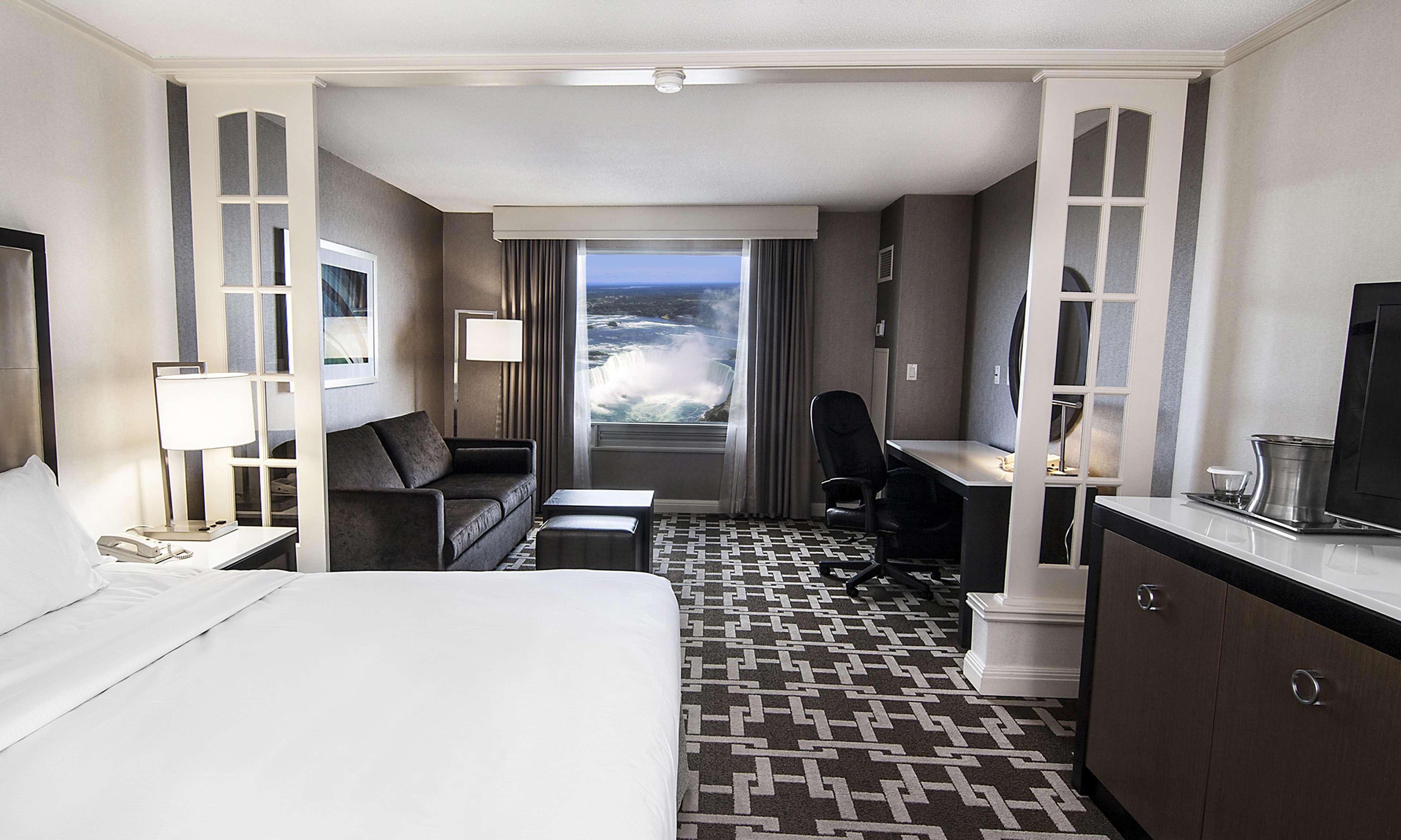 Hilton Niagara Falls/ Fallsview Hotel And Suites Номер фото